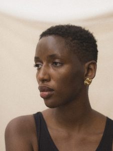 Ami is wearing 001 M